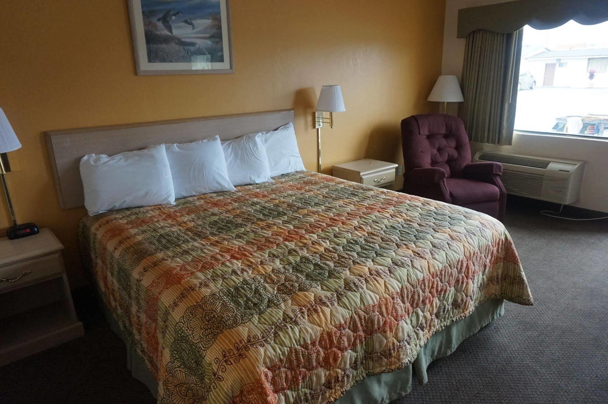 Executive Inn Pearsall Exterior foto