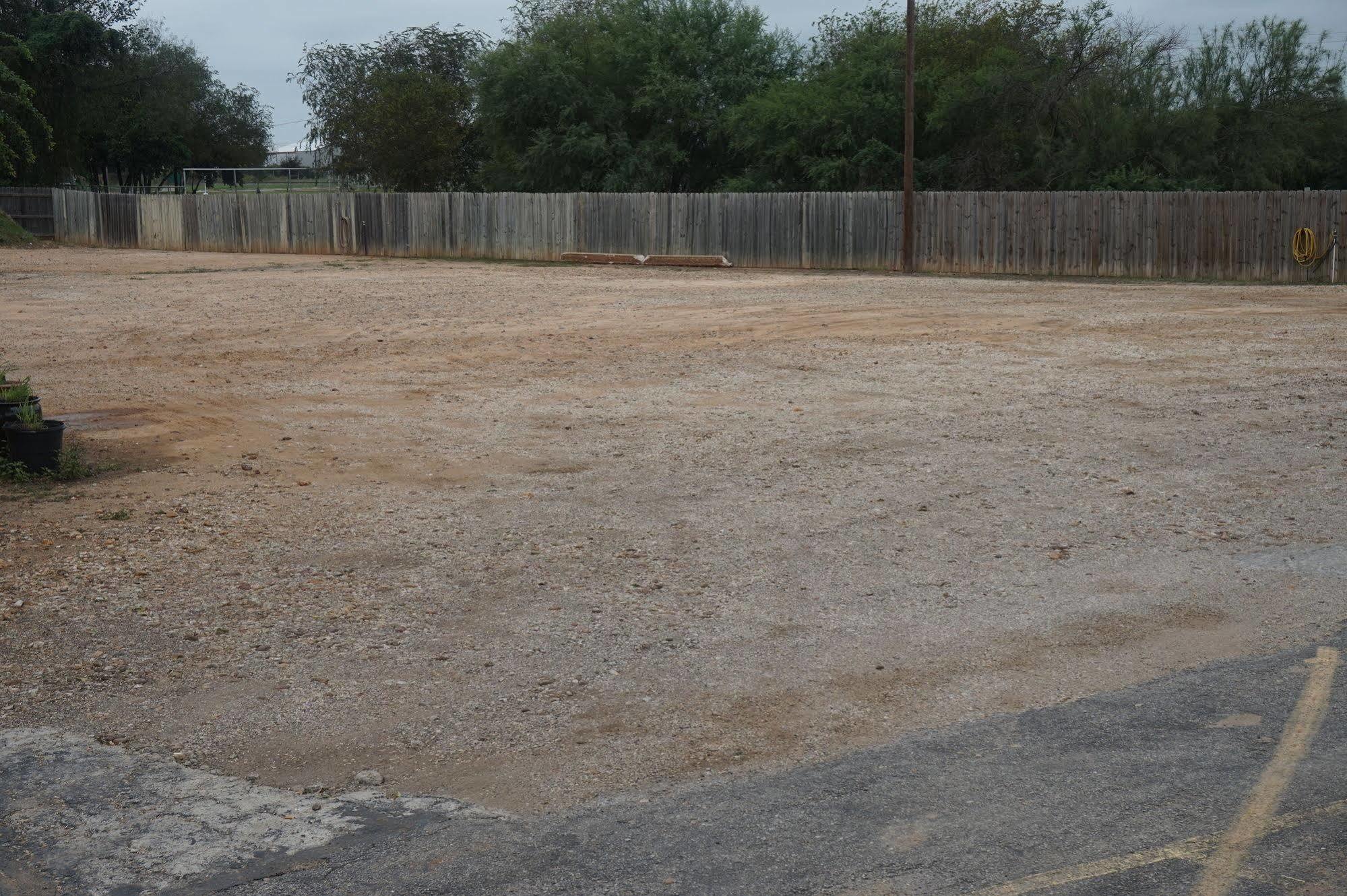Executive Inn Pearsall Exterior foto